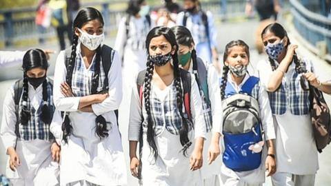 पश्चिम बंगाल: बुधवार से खुल जाएंगे सभी कक्षाओं के स्कूल, जानें क्या रहेंगी गाइडलाइंस पश्चिम बंगाल: बुधवार से खुल जाएंगे सभी कक्षाओं के स्कूल, जानें क्या रहेंगी गाइडलाइंस