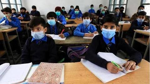 ओमिक्रॉन के बढ़ते मामलों के बीच उत्तर प्रदेश के स्कूलों में शीतकालीन अवकाश का ऐलान ओमिक्रॉन के बढ़ते मामलों के बीच उत्तर प्रदेश के स्कूलों में शीतकालीन अवकाश का ऐलान