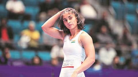 निलंबित होने के बाद विनेश ने दिया भावुक बयान, वापसी नहीं करने के दिए संकेत निलंबित होने के बाद विनेश ने दिया भावुक बयान, वापसी नहीं करने के दिए संकेत