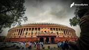 संसद की कार्यवाही स्थगित होने के बाद विपक्षी सांसदों का प्रदर्शन, सोनिया और राहुल गांधी शामिल