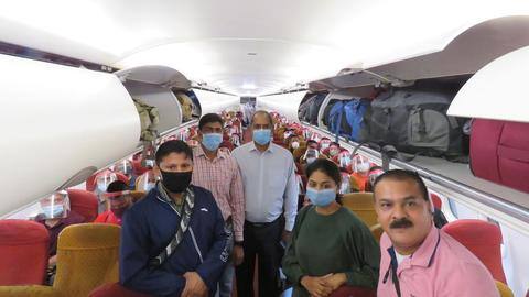 काबुल से सुरक्षित निकाले गए भारतीयों को लेकर दिल्ली पहुंचे एयर इंडिया के दो विमान काबुल से सुरक्षित निकाले गए भारतीयों को लेकर दिल्ली पहुंचे एयर इंडिया के दो विमान