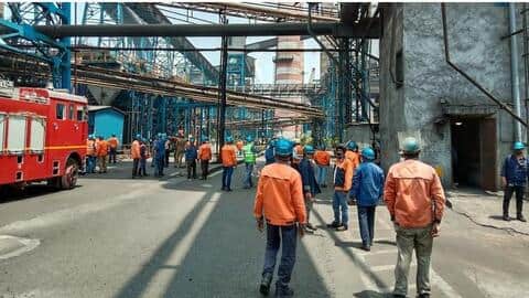 महाराष्ट्र: पालघर की स्टील फैक्ट्री में 100 से अधिक श्रमिकों का हमला, 19 पुलिसकर्मी घायल महाराष्ट्र: पालघर की स्टील फैक्ट्री में 100 से अधिक श्रमिकों का हमला, 19 पुलिसकर्मी घायल