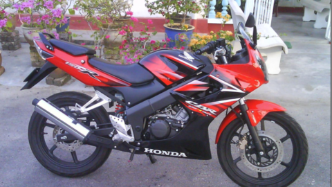 150cc सेगमेंट में नई बाइक लाने की तैयारी में होंडा, CBR150R की हो सकती है वापसी 150cc सेगमेंट में नई बाइक लाने की तैयारी में होंडा, CBR150R की हो सकती है वापसी