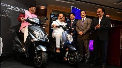 स्वैपेबल बैटरी टेक्नोलॉजी के साथ पॉइज ने लॉन्च किये दो शानदार इलेक्ट्रिक स्कूटर्स स्वैपेबल बैटरी टेक्नोलॉजी के साथ पॉइज ने लॉन्च किये दो शानदार इलेक्ट्रिक स्कूटर्स
