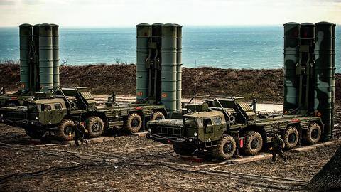 रूस ने भारत को शुरू की S-400 एयर डिफेंस सिस्टम की आपूर्ति, इसकी खासियत क्या है? रूस ने भारत को शुरू की S-400 एयर डिफेंस सिस्टम की आपूर्ति, इसकी खासियत क्या है?