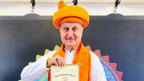 अनुपम खेर को अमेरिका के हिंदू विश्वविद्यालय द्वारा मिली डॉक्टरेट की मानद उपाधि अनुपम खेर को अमेरिका के हिंदू विश्वविद्यालय द्वारा मिली डॉक्टरेट की मानद उपाधि