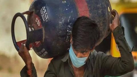 फिर लगा महंगाई का झटका, अब 19 किलो वाले व्यावसायिक सिलेंडर पर बढ़े 250 रुपये फिर लगा महंगाई का झटका, अब 19 किलो वाले व्यावसायिक सिलेंडर पर बढ़े 250 रुपये