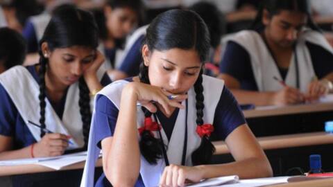 महाराष्ट्र: स्कूल बंद होने के कारण लड़कियों की कम उम्र में हो रही शादी- परिषद विधायक महाराष्ट्र: स्कूल बंद होने के कारण लड़कियों की कम उम्र में हो रही शादी- परिषद विधायक