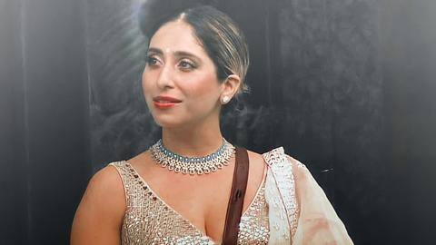 'बिग बॉस OTT' से बेघर होने के बाद डिप्रेशन की चपेट में आईं नेहा भसीन 'बिग बॉस OTT' से बेघर होने के बाद डिप्रेशन की चपेट में आईं नेहा भसीन