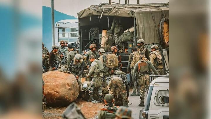 जम्मू-कश्मीर: डोडा में सेना का वाहन गहरी खाई में गिरा, 10 जवानों की मौत