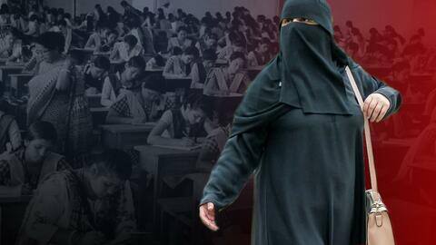 कर्नाटक: हिजाब पहनकर आई दो छात्राओं को परीक्षा देने से रोका गया, वापस लौटीं कर्नाटक: हिजाब पहनकर आई दो छात्राओं को परीक्षा देने से रोका गया, वापस लौटीं