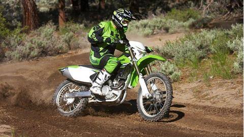 भारत में लॉन्च हुई 2022 कावासाकी KLX450R बाइक, पहाड़ों पर भी चलने में है सक्षम भारत में लॉन्च हुई 2022 कावासाकी KLX450R बाइक, पहाड़ों पर भी चलने में है सक्षम