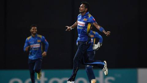 ICC वनडे रैंकिंग: कोहली दूसरे पायदान पर बरकरार, श्रीलंका के परेरा और चमीरा को हुआ फायदा ICC वनडे रैंकिंग: कोहली दूसरे पायदान पर बरकरार, श्रीलंका के परेरा और चमीरा को हुआ फायदा