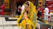 सेलिना जेटली पहुंची मां बगलामुखी मंदिर, भाई और बच्चों को याद करके हुईं भावुक
