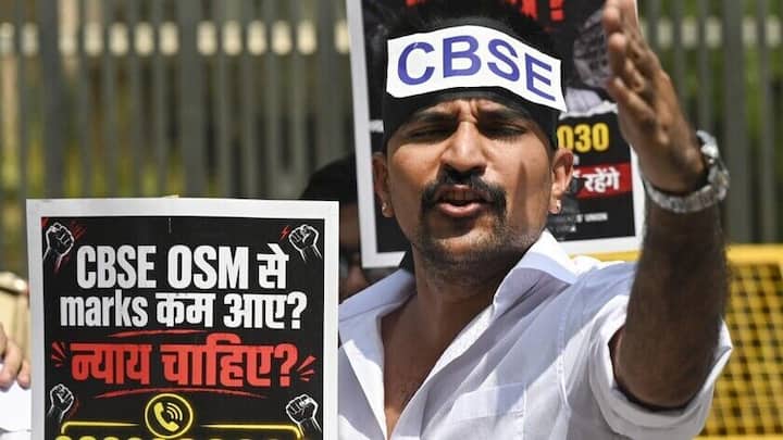OSM पर भारी विरोध के बीच CBSE के अध्यक्ष और सचिव को पद से हटाया गया