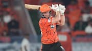 IPL: नंबर-4 या उससे निचले क्रम पर खेलते हुए एक सीजन में 550+ रन वाले बल्लेबाज