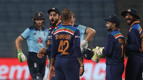भारत बनाम इंग्लैंड: तीसरा वनडे जीतकर भारत ने जीती सीरीज, मैच में बने ये रिकॉर्ड्स भारत बनाम इंग्लैंड: तीसरा वनडे जीतकर भारत ने जीती सीरीज, मैच में बने ये रिकॉर्ड्स