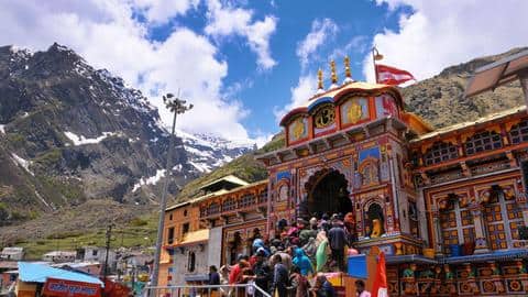 उत्तराखंड: मंगलवार तक भारी बारिश का अनुमान, बद्रीनाथ यात्रा रोकी गई उत्तराखंड: मंगलवार तक भारी बारिश का अनुमान, बद्रीनाथ यात्रा रोकी गई