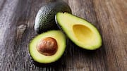 कच्चा एवोकाडो है? इसे जल्दी से पकाने के लिए अपनाएं ये 5 तरीके