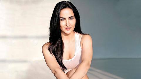 अमिताभ के साथ स्क्रीन शेयर करेंगी एली अवराम, बोलीं- चमत्कार वास्तव में होते हैं अमिताभ के साथ स्क्रीन शेयर करेंगी एली अवराम, बोलीं- चमत्कार वास्तव में होते हैं