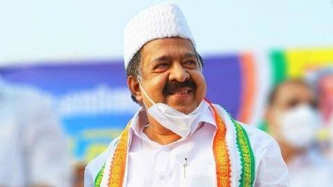 केरल कांग्रेस ने जारी की 4.3 लाख दोहरे मतदाताओं की सूची, आयोग ने बताया गलती केरल कांग्रेस ने जारी की 4.3 लाख दोहरे मतदाताओं की सूची, आयोग ने बताया गलती