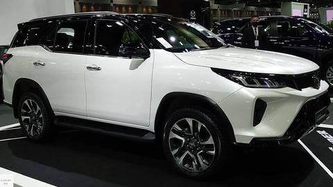 आ गई टोयोटा फॉर्च्यूनर की लेजेंडर 4x4 SUV, जानें कीमत और खासियत आ गई टोयोटा फॉर्च्यूनर की लेजेंडर 4x4 SUV, जानें कीमत और खासियत