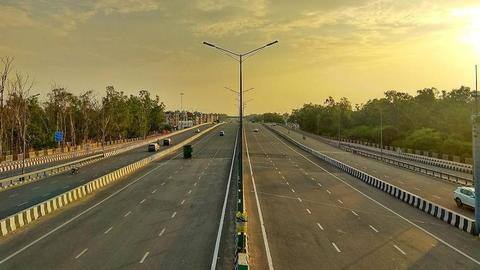 जनता के लिए खुला दिल्ली-मेरठ एक्सप्रेसवे, अब 45 मिनट में पूरा होगा 2.5 घंटे का सफर जनता के लिए खुला दिल्ली-मेरठ एक्सप्रेसवे, अब 45 मिनट में पूरा होगा 2.5 घंटे का सफर
