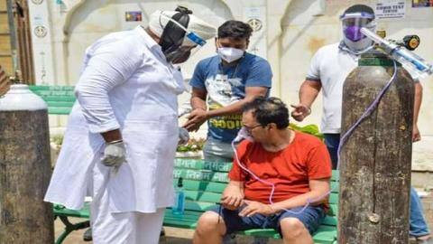 गाजीयाबाद: कोरोना मरीजों की जान बचाने के लिए गुरुद्वारे में शुरू किया 'ऑक्सीजन लंगर' गाजीयाबाद: कोरोना मरीजों की जान बचाने के लिए गुरुद्वारे में शुरू किया 'ऑक्सीजन लंगर'