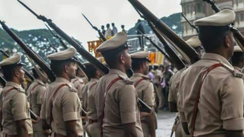तेलंगाना: पुलिस भर्ती बोर्ड ने 16,000 से अधिक पदों पर निकाली भर्ती, ऐसे करें आवेदन तेलंगाना: पुलिस भर्ती बोर्ड ने 16,000 से अधिक पदों पर निकाली भर्ती, ऐसे करें आवेदन