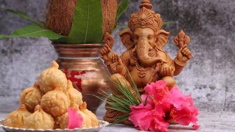 गणेशोत्सव विशेष: गणपती बप्पा को लगाएं फ्राइड मोदक का भोग, आसान है इसकी रेसिपी गणेशोत्सव विशेष: गणपती बप्पा को लगाएं फ्राइड मोदक का भोग, आसान है इसकी रेसिपी