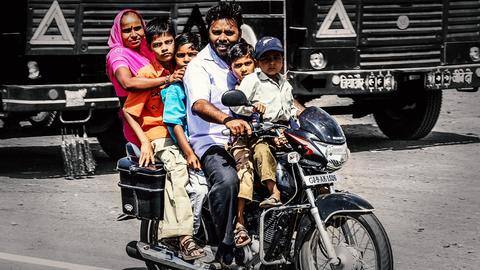 जल्द आ सकते हैं मोटरसाइकिल पर बच्चों की सवारी से जुड़े नए नियम, ड्राफ्ट जारी जल्द आ सकते हैं मोटरसाइकिल पर बच्चों की सवारी से जुड़े नए नियम, ड्राफ्ट जारी
