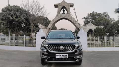 MG हेक्टर फेसलिफ्ट और महिंद्रा XUV400 के साथ सितंबर में लॉन्च होंगी ये SUVs MG हेक्टर फेसलिफ्ट और महिंद्रा XUV400 के साथ सितंबर में लॉन्च होंगी ये SUVs