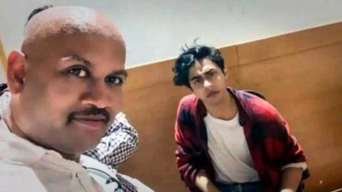 आर्यन खान मामले में गवाह गोसावी ने की लखनऊ में सरेंडर करने की कोशिश आर्यन खान मामले में गवाह गोसावी ने की लखनऊ में सरेंडर करने की कोशिश