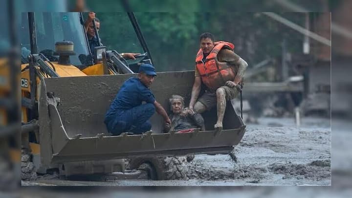 नेपाल में मृतकों की संख्या 900 के पार, भोटेकोशी नदी में जलस्तर बढ़ने से चेतावनी जारी