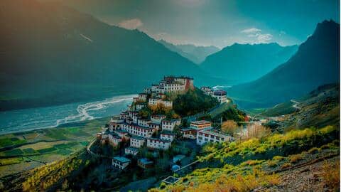 खूबसूरत पर्यटन स्थल है स्पीति घाटी, घूमने जा रहे हैं तो जान लें ये जरूरी बातें खूबसूरत पर्यटन स्थल है स्पीति घाटी, घूमने जा रहे हैं तो जान लें ये जरूरी बातें