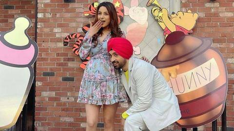 बॉक्स ऑफिस पर जारी है शहनाज और दिलजीत की फिल्म 'होंसला रख' की धाकड़ कमाई बॉक्स ऑफिस पर जारी है शहनाज और दिलजीत की फिल्म 'होंसला रख' की धाकड़ कमाई