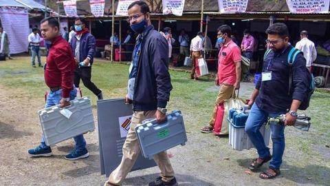 असम चुनाव: भाजपा उम्मीदवार की कार में EVM लाने वाला मतदान दल निलंबित, पुनर्मतदान होगा असम चुनाव: भाजपा उम्मीदवार की कार में EVM लाने वाला मतदान दल निलंबित, पुनर्मतदान होगा