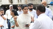 मुंबई की मेयर कर रही थीं जलभराव का निरीक्षण, तभी खुले मेनहोल में गिरा BMC कर्मचारी