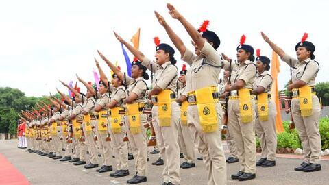CISF में हेड कांस्टेबल और असिस्टेंट सब इंस्पेक्टर के पदों पर निकली भर्ती, ऐसे करें आवेदन CISF में हेड कांस्टेबल और असिस्टेंट सब इंस्पेक्टर के पदों पर निकली भर्ती, ऐसे करें आवेदन