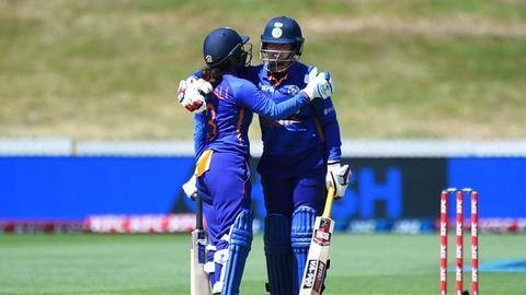 ICC वनडे रैंकिंग: भारतीय बल्लेबाज ऋचा घोष और दीप्ति शर्मा को हुआ फायदा ICC वनडे रैंकिंग: भारतीय बल्लेबाज ऋचा घोष और दीप्ति शर्मा को हुआ फायदा