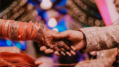 बारात लेकर देर से आया दूल्हा तो दुल्हन ने किसी और से कर ली शादी बारात लेकर देर से आया दूल्हा तो दुल्हन ने किसी और से कर ली शादी