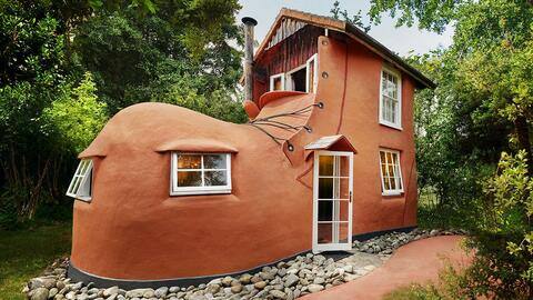 अजीब और अनोखे डिजाइन आइडिया देने पर 78 करोड़ रुपये दे रही है Airbnb अजीब और अनोखे डिजाइन आइडिया देने पर 78 करोड़ रुपये दे रही है Airbnb