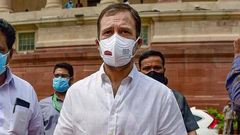 दिल्ली में नाबालिग की रेप के बाद हत्या मामला गरमाया, पीड़ित परिवार से मिले राहुल गांधी दिल्ली में नाबालिग की रेप के बाद हत्या मामला गरमाया, पीड़ित परिवार से मिले राहुल गांधी