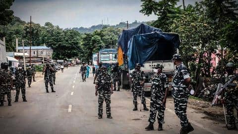 हैलाकांडी स्कूल में बम धमाके होने के बाद असम-मिजोरम सीमा पर फिर से बढ़ा तनाव हैलाकांडी स्कूल में बम धमाके होने के बाद असम-मिजोरम सीमा पर फिर से बढ़ा तनाव