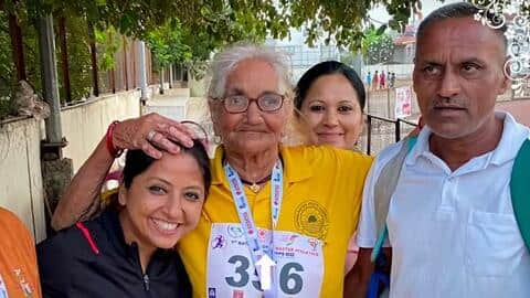 105 साल की दादी ने बनाया रिकॉर्ड, 45.40 सेकंड्स में पूरी की 100 मीटर की दौड़ 105 साल की दादी ने बनाया रिकॉर्ड, 45.40 सेकंड्स में पूरी की 100 मीटर की दौड़