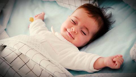 छोटे बच्चे को सुलाते समय न करें ये गलतियां, नींद में पड़ सकता है खलल छोटे बच्चे को सुलाते समय न करें ये गलतियां, नींद में पड़ सकता है खलल