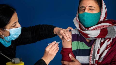 अब गर्भवती महिलाएं भी लगवा सकेंगी कोरोना वैक्सीन, जानिए क्या हैं गाइडलाइंस अब गर्भवती महिलाएं भी लगवा सकेंगी कोरोना वैक्सीन, जानिए क्या हैं गाइडलाइंस