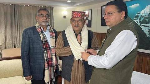 उत्तराखंड विधानसभा चुनाव: भाजपा में शामिल हुए जनरल बिपिन रावत के भाई विजय रावत उत्तराखंड विधानसभा चुनाव: भाजपा में शामिल हुए जनरल बिपिन रावत के भाई विजय रावत