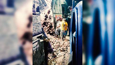 बांग्लादेश: ढाका में 200 लोगों की भीड़ का इस्कॉन राधाकांता मंदिर पर हमला, कई लोग घायल बांग्लादेश: ढाका में 200 लोगों की भीड़ का इस्कॉन राधाकांता मंदिर पर हमला, कई लोग घायल