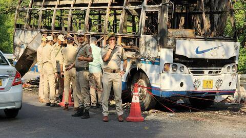 कटरा आग हादसा: आतंकियों के लगाए बम के कारण लगी थी बस में आग- रिपोर्ट कटरा आग हादसा: आतंकियों के लगाए बम के कारण लगी थी बस में आग- रिपोर्ट